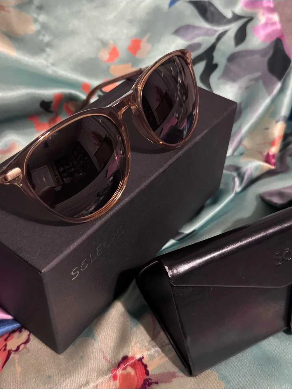 Soleurs Women's Brown Sandstone color Sunglasses Cateyes